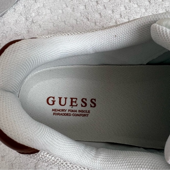 NWOT. GUESS Men's Palak Sneaker - Picture 3 of 9